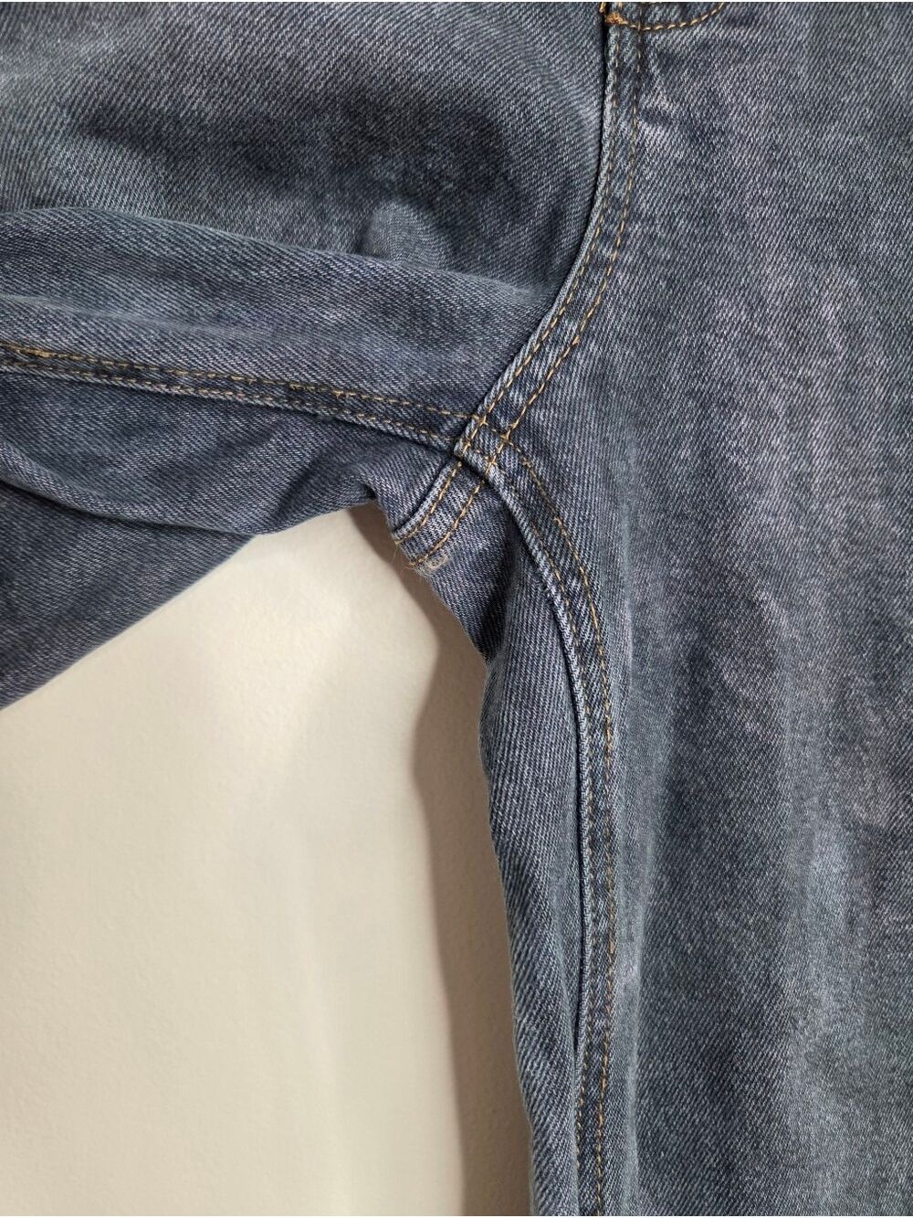 BCBG Generation High Rise Wide Leg Raw Hem Jeans Size 28/6 - Picture 8 of 16